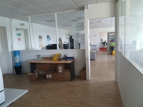 Vente Bureaux / Locaux professionnels, 3160 pi2 à Saint-Nazaire (44600) en France