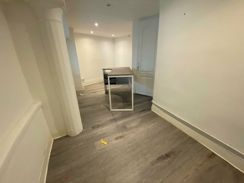 Vente Local commercial , 41 m2 à Marseille 6ème sur un axe passant (13006)