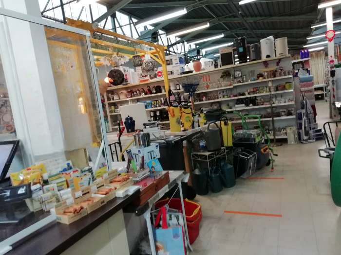 Vente Bricolage, jardinage, outillage - 3 magasins à La Châtre, Lignières, Sainte-Sévère en France