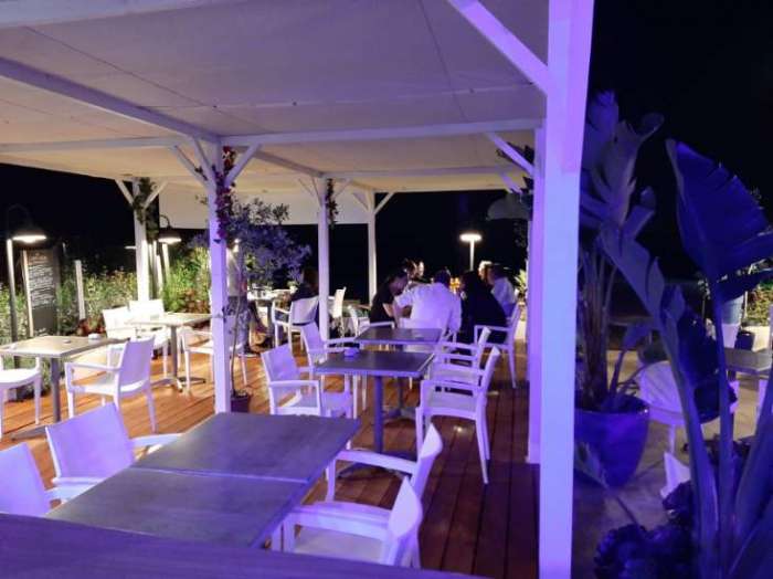 Vente Bar, Restaurant licence IV 100 couverts avec terrasse face à la mer, à Villeneuve-Loubet (06270) en France