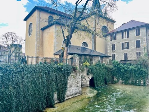 Vente Local commercial avec extraction , 80 m2 à Annecy dans une rue piétonne (74000) en France