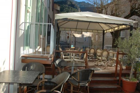 Vente Hôtel restaurant d'environ 8 chambres avec terrasse dans la Drôme (26) en France