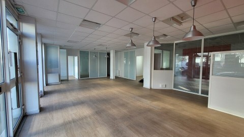 Vente Local commercial , 117 m2 à Saint-Nazaire (44600), dans le centre ville en France