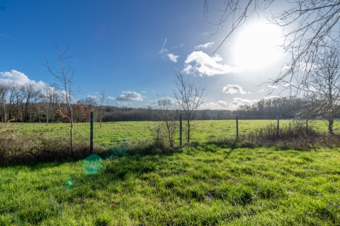 Vente Terrain, 1000 m2 dans un quartier calme et résidentiel, à Fontcouverte (17100) en France