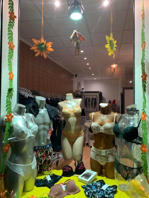 Vente Lingerie, 24 m2 dans une rue commerçante, à Meximieux (01800)