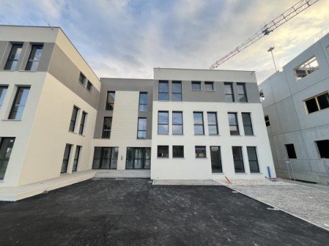 Vente Immeuble de bureaux de 1000 m2, à Avignon (84000) en France