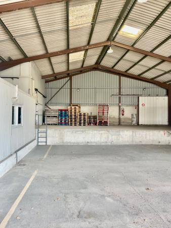 Vente Local commercial , 800 m2 à Velleron (84740)