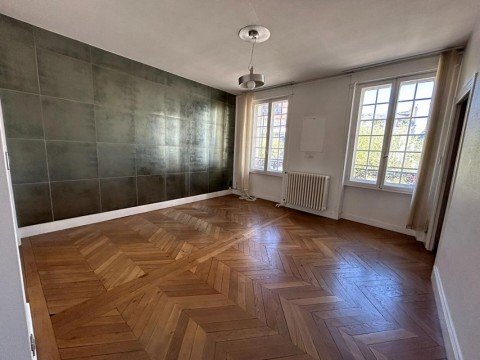 Vente Immeuble, 3290 pi2 à Clermont-Ferrand (63000) en France