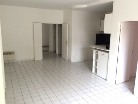 Vente Local commercial , 64 m2 à Villeparisis (77270) en France