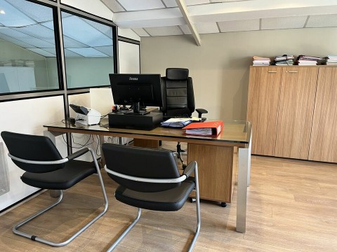 Vente Bureaux / Locaux professionnels, 573 m2 à Bordeaux (33300) en France