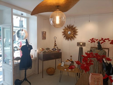 Vente Bijouterie, Accessoire, Décoration, Bazar / cadeaux, 50 m2 dans une rue passante, à Paris (75004) en France