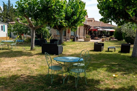 Vente Hôtel restaurant 3* d'environ 13 chambres avec piscine et salle de séminaire dans une zone dynamique, proche d'Aubenas (07200) en France