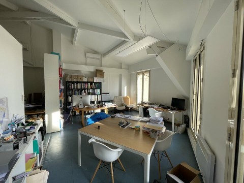 Vente Bureaux / Locaux professionnels, 1430 pi2 à Avignon (84000) en France