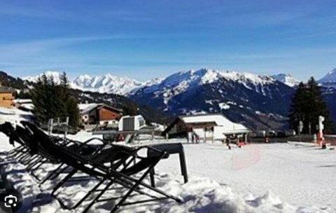 Vente Bar, Restaurant avec terrasse sur un emplacement N°1, à Villard-sur-Doron (73270) en France