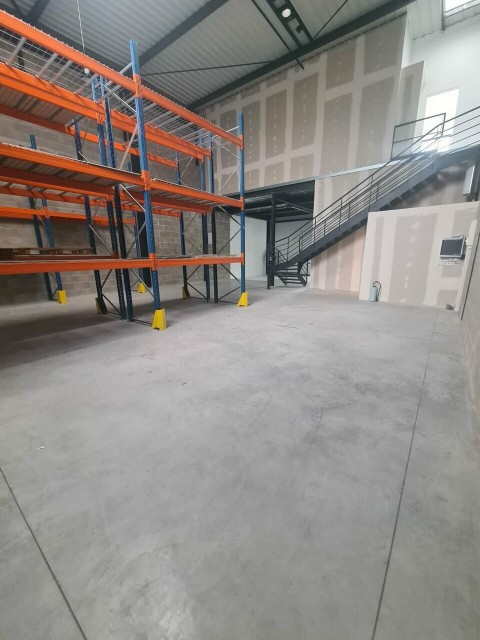 Vente Local d'activité / Entrepôt, 266 m2 à Poissy (78300) en France