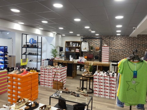 Vente Chaussure, 335 m2 dans une zone dynamique, à Saint-Maur-des-Fossés (94100) en France