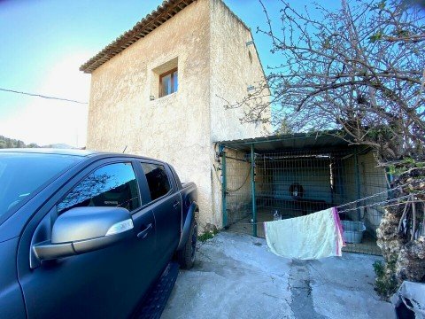 Vente Local commercial , 110 m2 à Aubagne (13400) en France