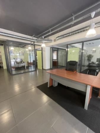 Vente Bureaux / Locaux professionnels, 2830 pi2 à Poitiers (86000) en France