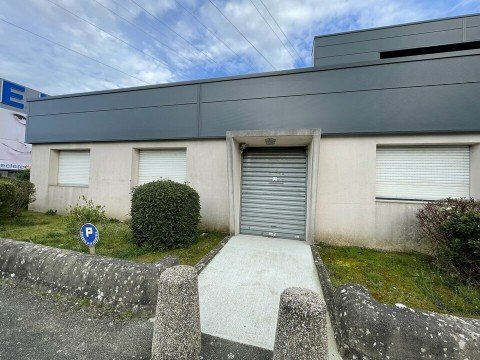 Vente Local d'activité / Entrepôt, 100 m2 à Chartres (28000) en France