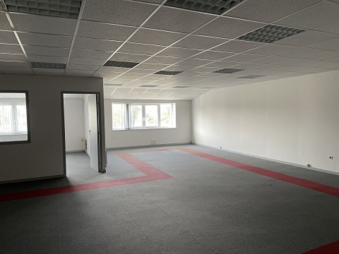 Vente Bureaux / Locaux professionnels, 150 m2 à Mainvilliers (28300) en France