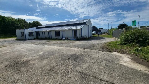 Vente Local commercial Local d'activité / Entrepôt, 228 m2 à Saint-Nazaire (44600) en France