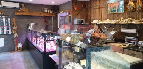 Vente Boucherie, Charcuterie, Traiteur, 1080 pi2 à Beaufort (73270) en France