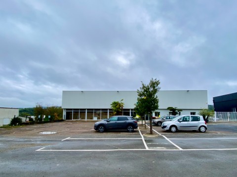 Vente Local commercial , 700 m2 à Villefranche-de-Rouergue (12200)