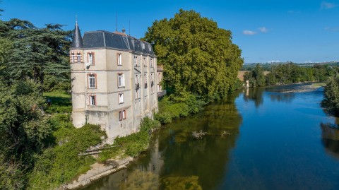 Vente Château, 10770 pi2 à Calmont (31560) en France