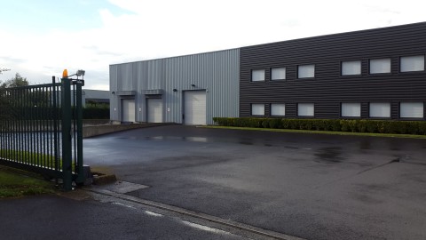 Vente Local activité de 2 315 m2, à Giberville (14730) en France