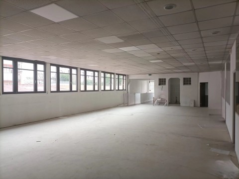 Vente Bureaux / Locaux professionnels, 315 m2 à Ivry-sur-Seine (94200) en France