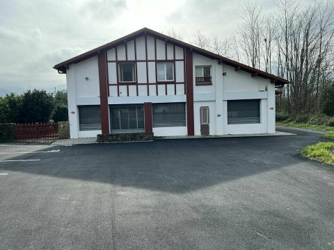 Vente Murs commerciaux, 293 m2 dans une zone dynamique, à Itxassou (64250)