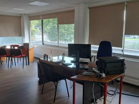 Vente Bureaux / Locaux professionnels, 1937 m2 à Limeil-Brévannes (94450) en France