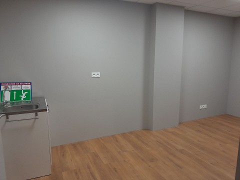 Vente Local commercial , 116 m2 à Fougères (35300) en France