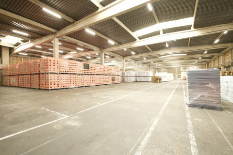 Vente Local d'activité / Entrepôt, 3761 m2 à Saint-Quentin-Fallavier (38070) en France