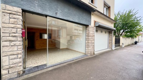 Vente Murs commerciaux, 410 pi2 près de Troyes (10000) en France