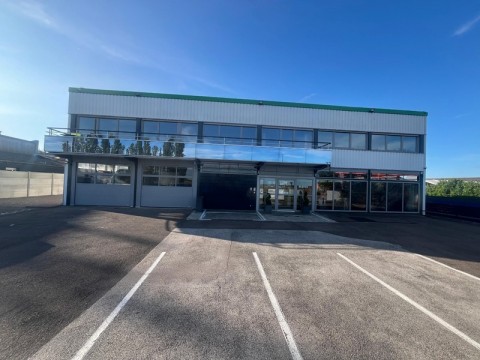 Vente Local professionnel mixte sur deux niveaux de 600 m2, à Saint-Apollinaire (21850)