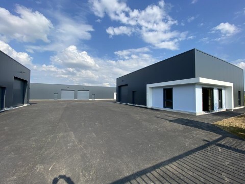 Vente Local d'activité de 180 m2, à Saint-Jean-de-la-Neuville (76210) en France