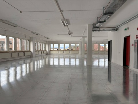 Vente Plateau de bureaux lumineux de 1'262 m2 proche gare et métro, à Lausanne