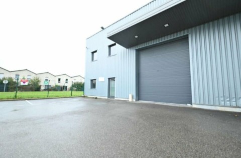 Vente Local d'activité / Entrepôt, 290 m2 à Saint-Priest (69800) en France