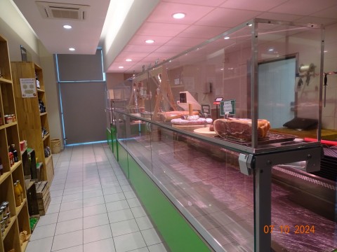 Vente Boucherie, Charcuterie, Traiteur, 1760 pi2 dans une zone fréquentée, proche de Fougères (35300) en France