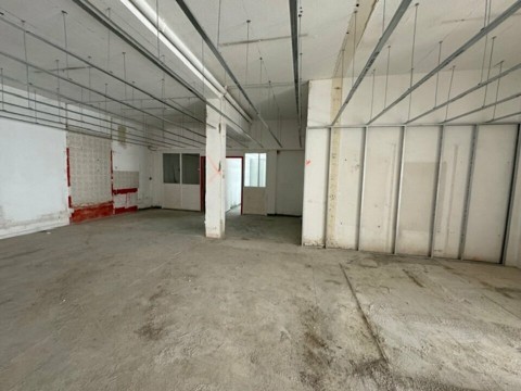 Vente Bureaux / Locaux professionnels, 192 m2 à Nîmes (30000) en France