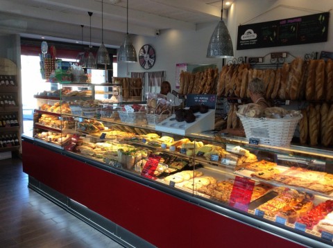 Vente Belle boulangerie en zone artisanale, dans le Gard (30) en France