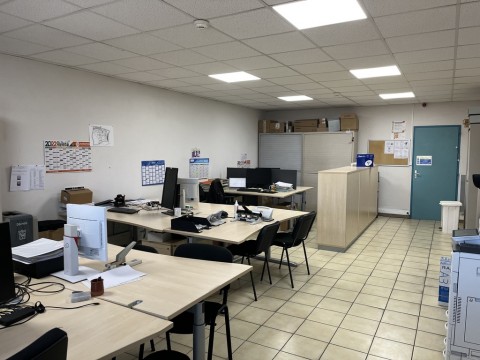 Vente Bureaux / Locaux professionnels, 310 m2 à Montélimar (26200)