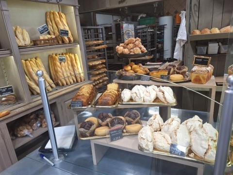 Vente Boulangerie, Pâtisserie, Traiteur, Terminal de cuisson, 2700 pi2 sur un axe passant, à Salon-de-Provence (13300) en France