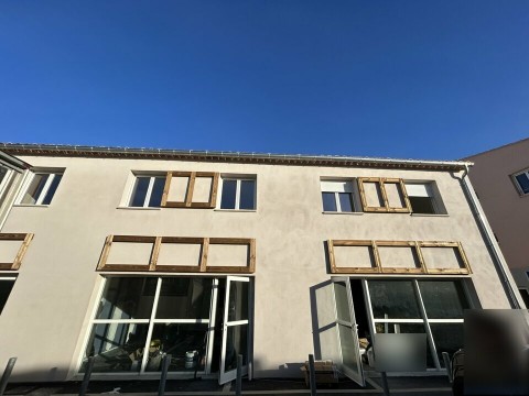 Vente Local commercial de 59 m2, à Vedène (84270) en France