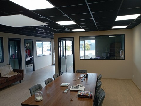 Vente Bureaux / Locaux professionnels, 1620 pi2 à Witry-lès-Reims (51420) en France