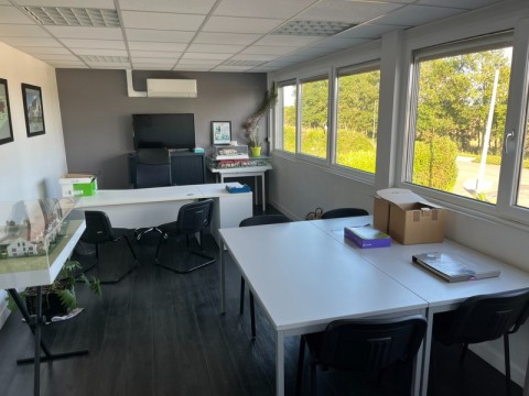 Vente Local professionnel de 200 m2, à Saint-Apollinaire (21850)