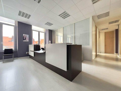 Vente Bureaux / Locaux professionnels, 320 m2 à Saint-Omer (62500) en France