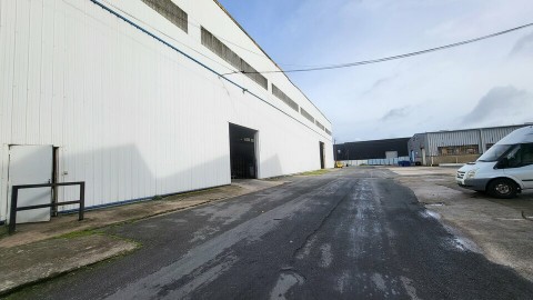 Vente Bâtiment industriel - stockage de 1400 m2 dans une zone industrielle, à Saint-Nazaire (44600) en France