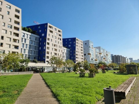 Vente Local commercial , 1040 pi2 à Nanterre (92000) en France